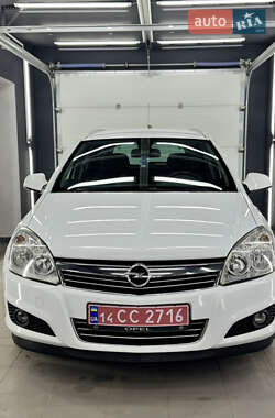 Универсал Opel Astra 2010 в Коломые