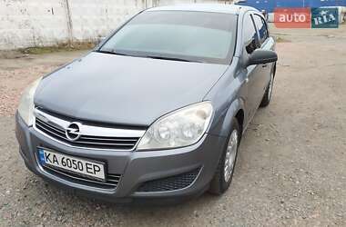 Хэтчбек Opel Astra 2007 в Киеве