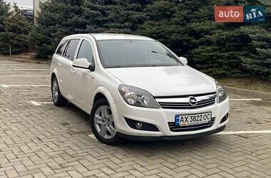 Opel Astra 2012