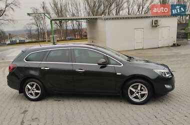 Универсал Opel Astra 2011 в 