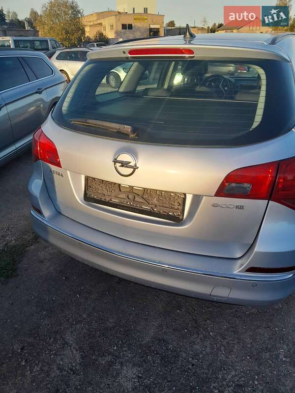 Універсал Opel Astra 2015 в Новомосковську