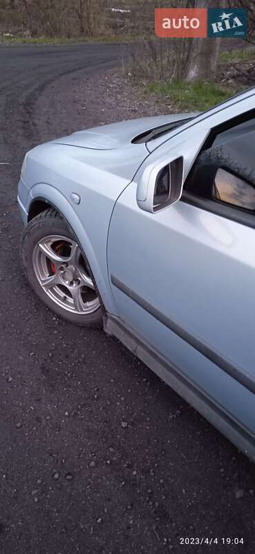 Седан Opel Astra 2005 в Кременчуге
