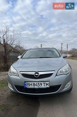 Універсал Opel Astra 2011 в Арцизові