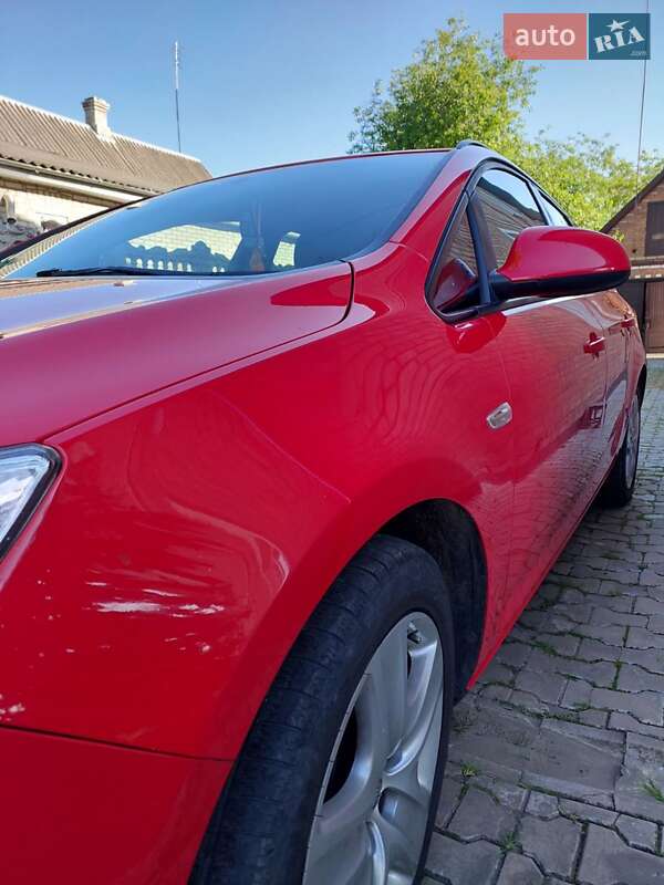 Универсал Opel Astra 2011 в Луцке