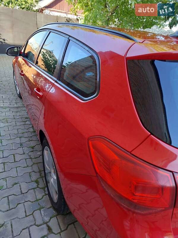 Универсал Opel Astra 2011 в Луцке