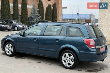 Універсал Opel Astra 2008 в Рівному