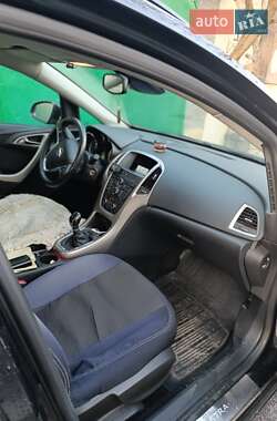 Универсал Opel Astra 2011 в 