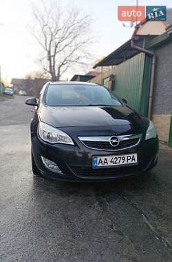 Opel Astra 2011