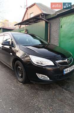 Универсал Opel Astra 2011 в 