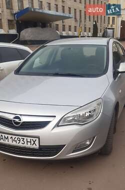 Універсал Opel Astra 2012 в Бердичеві