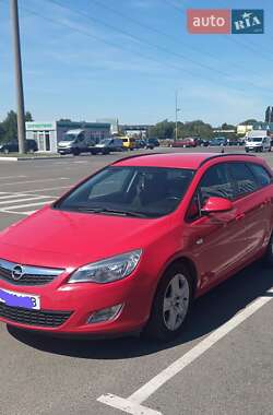 Універсал Opel Astra 2011 в Луцьку