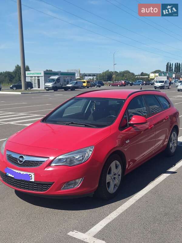Универсал Opel Astra 2011 в Луцке