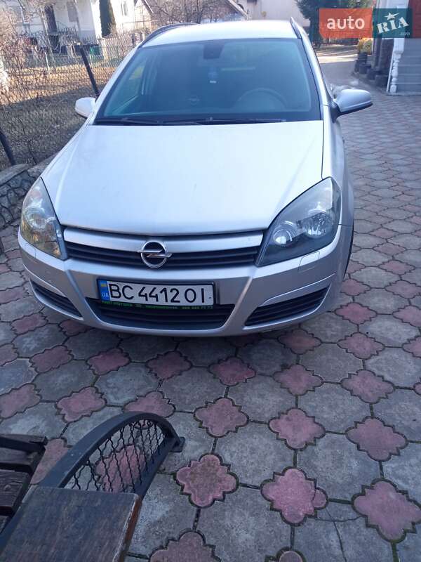 Универсал Opel Astra 2005 в Старом Самборе