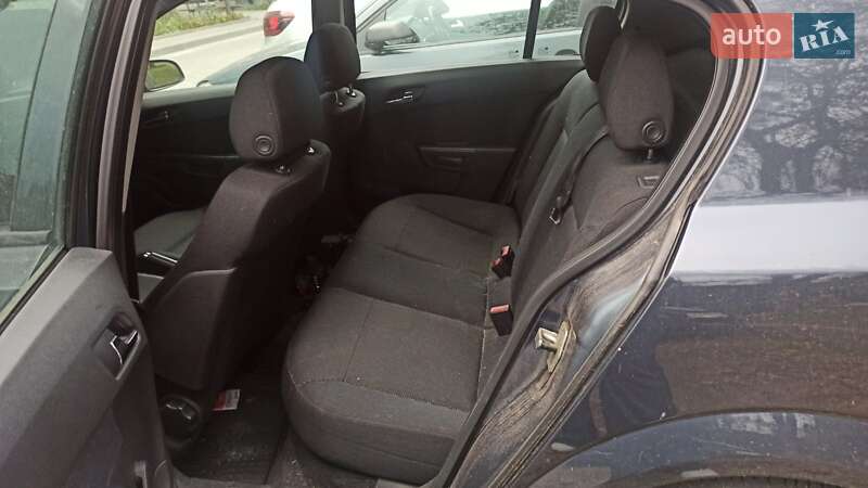 Хэтчбек Opel Astra 2006 в Львове