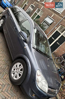 Універсал Opel Astra 2010 в 