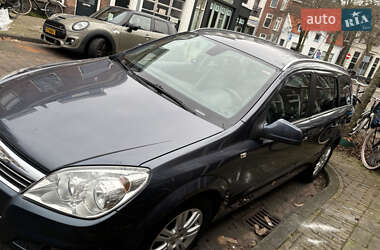 Універсал Opel Astra 2010 в 