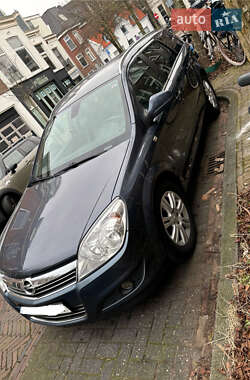 Opel Astra 2010 Opel Astra 2010
