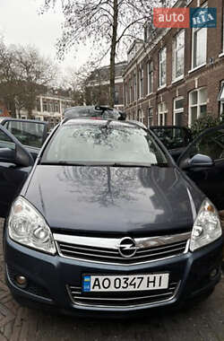 Універсал Opel Astra 2010 в Виноградові