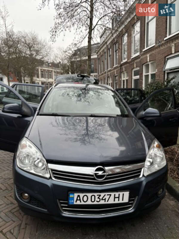 Универсал Opel Astra 2010 в Виноградове