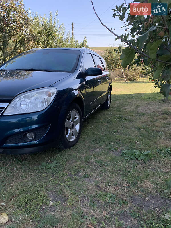 Універсал Opel Astra 2007 в Тернополі