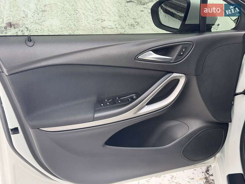 Универсал Opel Astra 2020 в Киеве