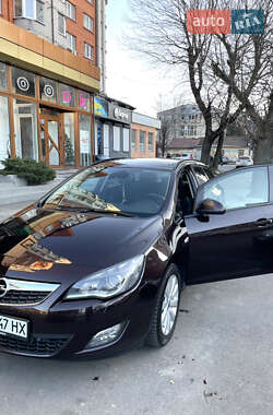 Opel Astra 2012