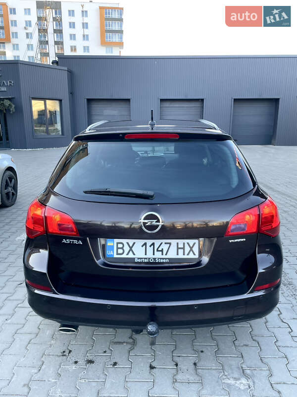 Универсал Opel Astra 2012 в Хмельницком