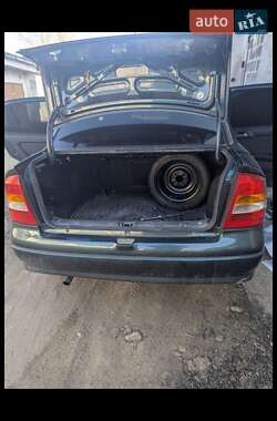 Седан Opel Astra 2004 в Ивано-Франковске