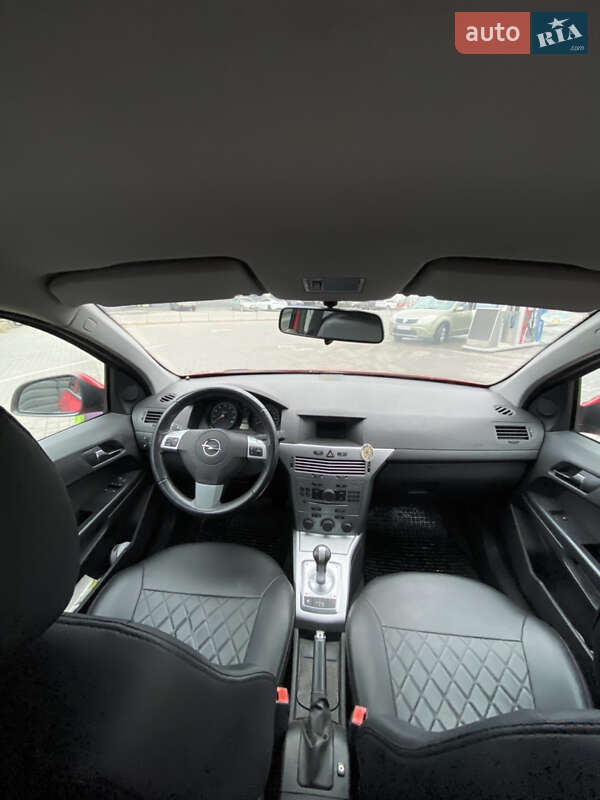 Хетчбек Opel Astra 2012 в Черкасах