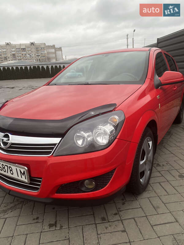 Хетчбек Opel Astra 2012 в Черкасах