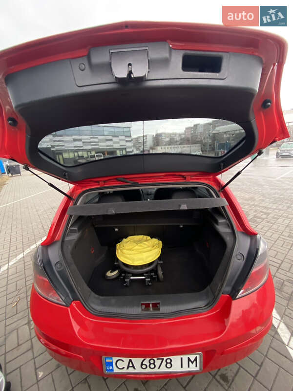 Хетчбек Opel Astra 2012 в Черкасах