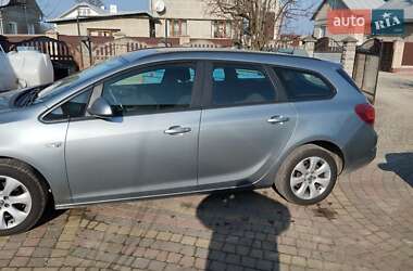 Универсал Opel Astra 2013 в 
