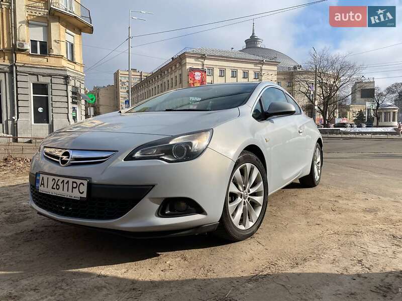 Хэтчбек Opel Astra 2013 в Киеве
