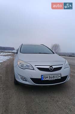 Универсал Opel Astra 2011 в Глухове