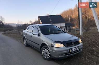 Седан Opel Astra 2006 в Тячеві