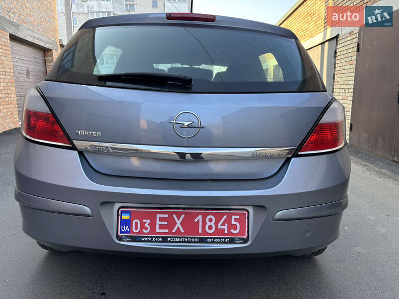 Хэтчбек Opel Astra 2006 в Корсуне-Шевченковском