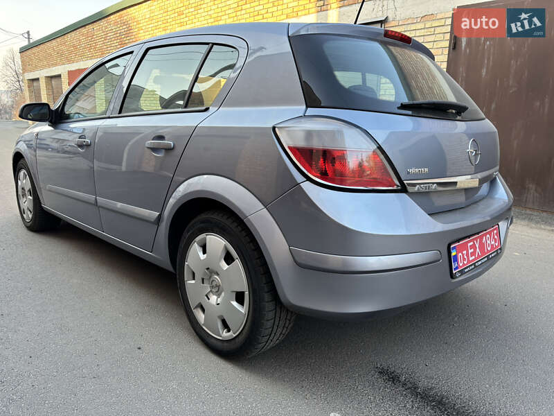 Хэтчбек Opel Astra 2006 в Корсуне-Шевченковском