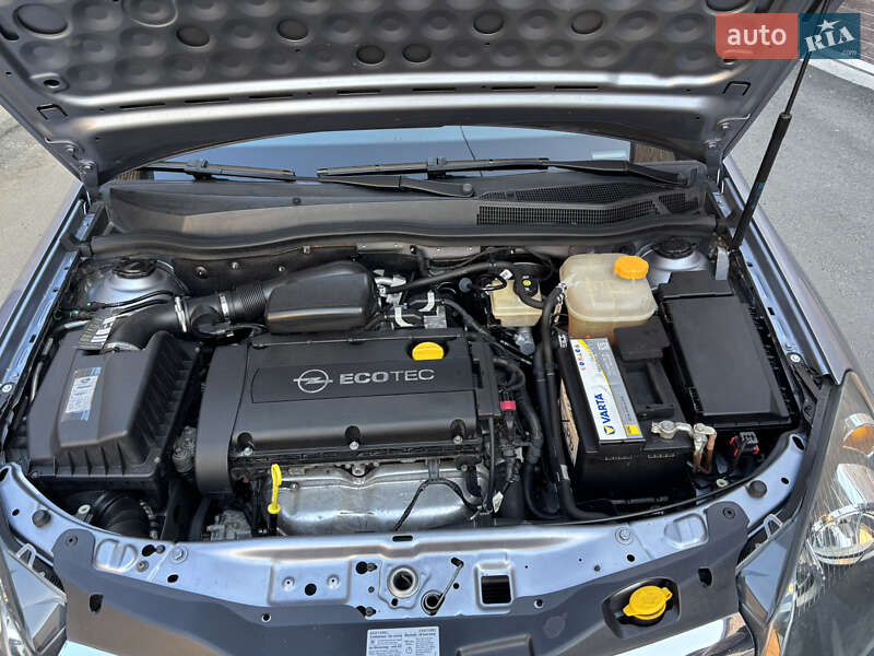 Хэтчбек Opel Astra 2006 в Корсуне-Шевченковском