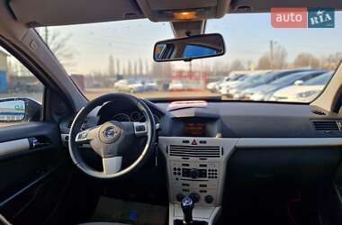 Хэтчбек Opel Astra 2008 в Кропивницком