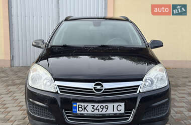 Универсал Opel Astra 2008 в Сарнах