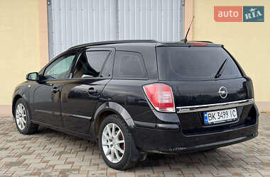 Универсал Opel Astra 2008 в Сарнах