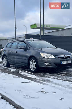 Универсал Opel Astra 2011 в Житомире