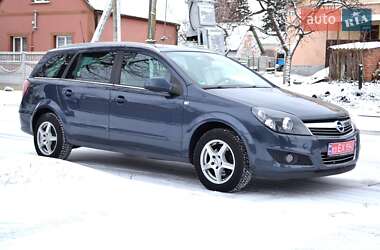 Універсал Opel Astra 2010 в Хоролі