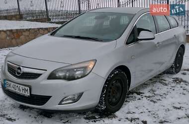 Універсал Opel Astra 2012 в 