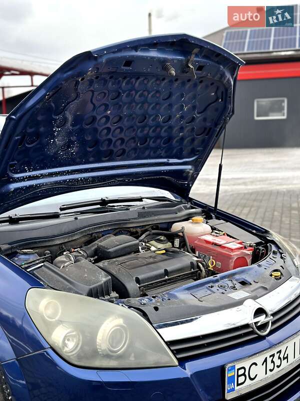Универсал Opel Astra 2004 в Яворове