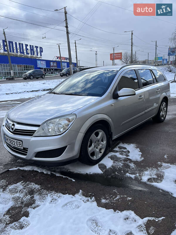 Универсал Opel Astra 2008 в Житомире