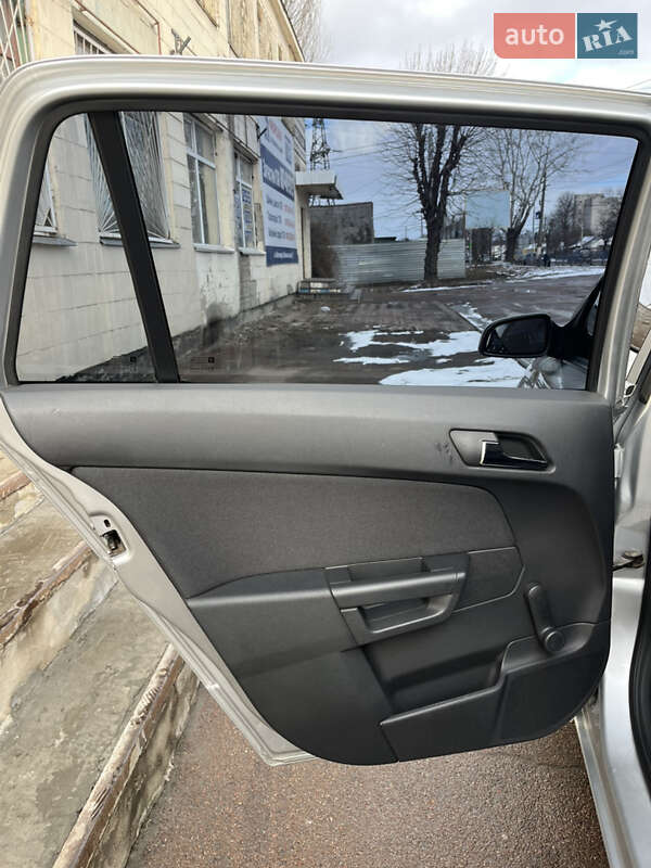 Универсал Opel Astra 2008 в Житомире