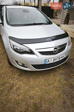 Opel Astra 2011