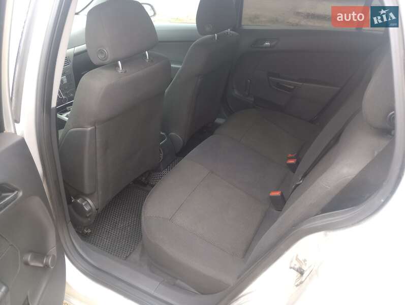 Універсал Opel Astra 2007 в Немирові