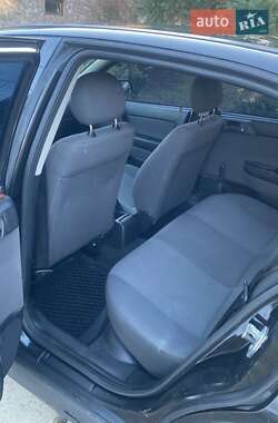 Седан Opel Astra 2006 в 